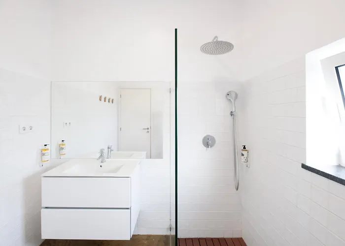 Casa Do Pisao - Cosy And Modern Two-bedroom Townhouse Lägenhet Angra do Heroísmo